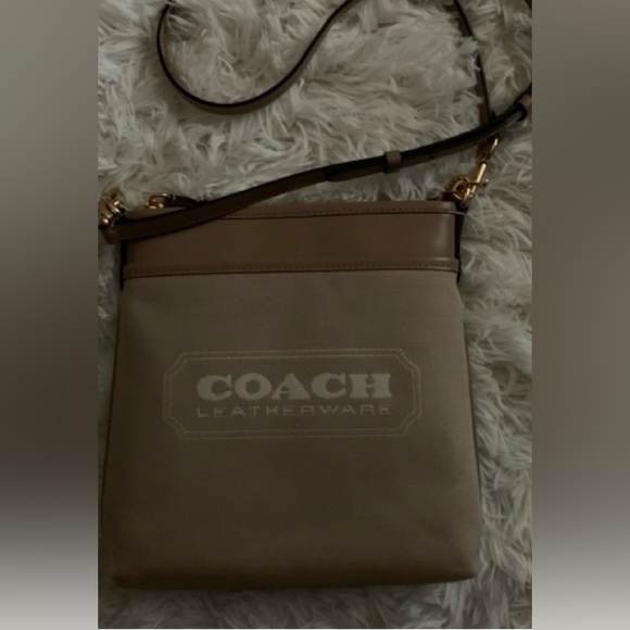 LAST ONE! NWOT Coach Kitt Jacquard Crossbody - Picture 5 of 9